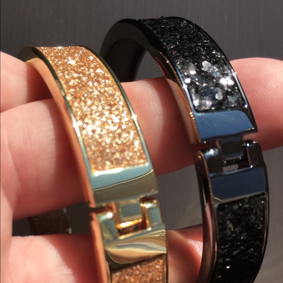 Set of two shimmery bracelets - Picture 2 of 8